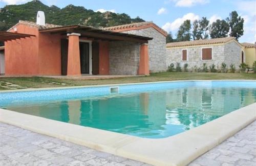 Costa Rei Apartamento | Villas with shared pool in Costa Rei just 500 meters from the sea