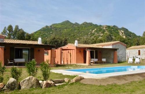 Costa Rei Apartamento | Villas with shared pool in Costa Rei just 500 meters from the sea