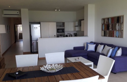 Wolmar Apartamento | Villasun Seafront Apartment at Cap Ouest