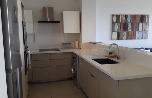 Wolmar Apartamento | Villasun Seafront Apartment at Cap Ouest