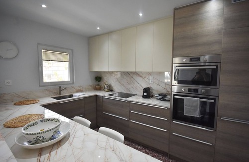 Kalyvia Thorikou Apartamento | VilaVita - Tres Habitaciones Piso, Capacidad 6