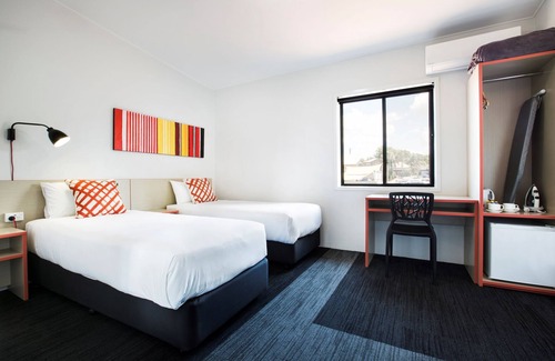Villawood Hotel | Villawood Hotel