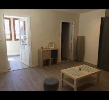 Villeneuve-les-Avignon Apartamento | Villeneuve les avignon,proche Avignon, beau studio