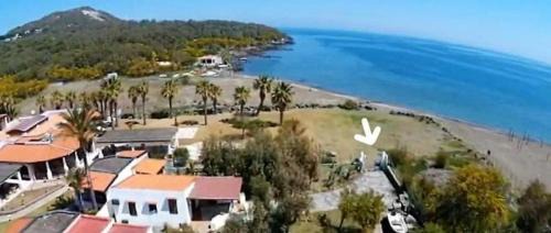 Vulcano Porto Casa | Villetta Eoliana con piscina gratuita dall'11 Luglio al 31 Agosto