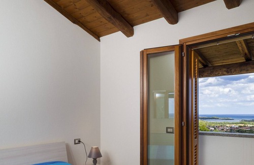 San Teodoro Chalet De Esquí | Villetta Etesia - modern home beside Lu Impostu