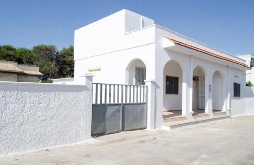 Specchiarica Casa | Villetta Misia con Piscina a 350 mt dalla spiaggia Specchiarica di San Pietro in Bevagna