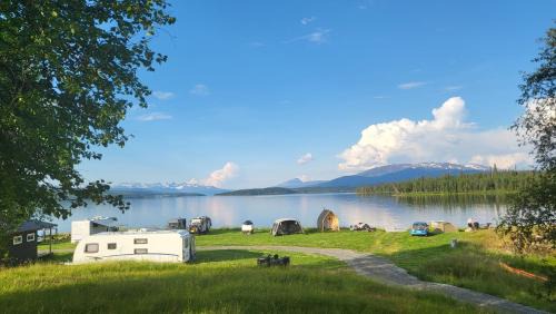 Hattfjelldal Casa | Villmarksgård, hytte ved vannet
