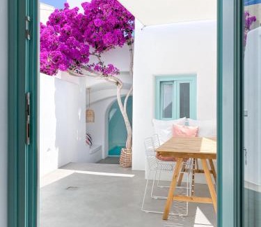 Emporio Casa | Vima Santorini, Traditional Luxury