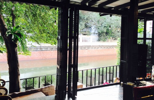 Chana Songkhram Casa | CASA VIMAN: Vista al canal