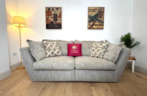 Stamford Casa | Vine Cottage, 3 Bedroom, Stamford Centre by Belmont Places
