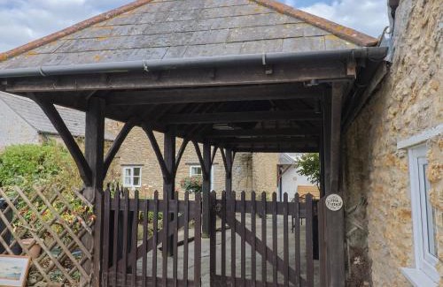 Burton Bradstock Casa | Vine Cottage