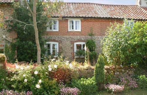 Great Snoring Casa | Vine Cottage - Ukc4237