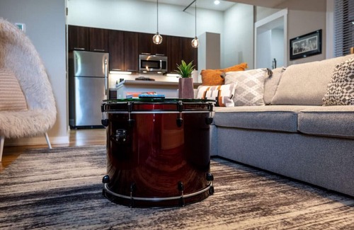 Over-the-Rhine Condominio | Vine St Unit 203 · Gimme Shelter | OTR