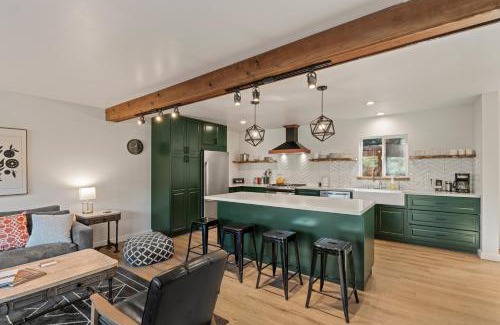 Guerneville Casa | Vinewood Lodge