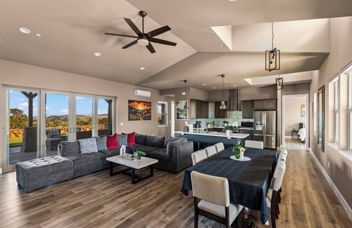 Fairfield Casa | "Vineyard Chateau"