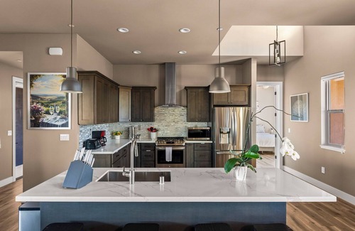 Fairfield Casa | "Vineyard Chateau"