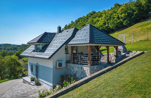 Smarjeske Toplice Casa | Vineyard Cottage Deer's Hill, Šmarješke Toplice, Slovenia