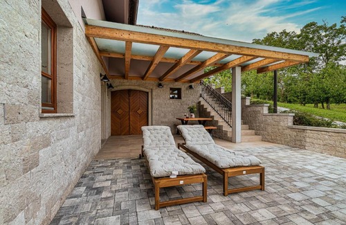 Gorenja Vas pri Smarjeti Casa | Vineyard Cottage Radovlja With Sauna - Happy Rentals