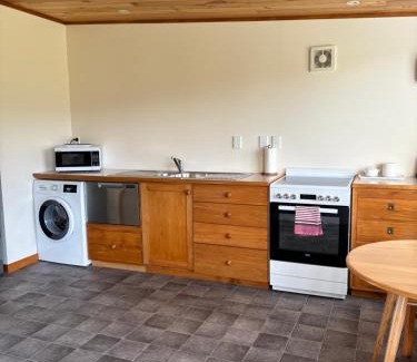 Renwick Cabina | Vineyard Cottage in Blenheim on the Golden Mile