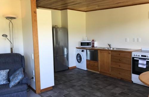 Renwick Cabina | Vineyard Cottage in Blenheim on the Golden Mile