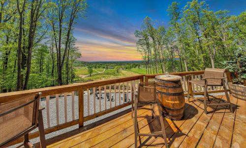 Arlington Casa | Vineyard Cottage in Wine Country with Hot Tub