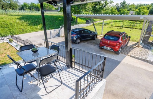 Crnomelj Apartamento | Vineyard cottage Izvir Lahinje