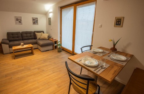 Novo Mesto Casa | Vineyard cottage Majolka