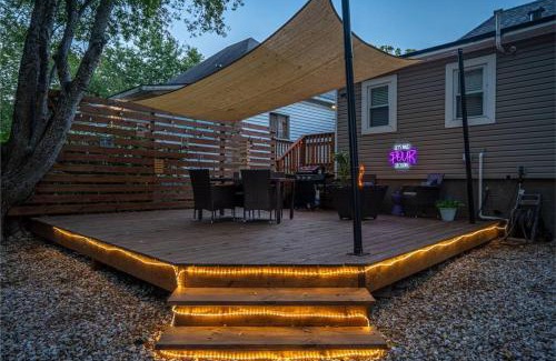 Hot Springs Casa | Vineyard Cottage-Pet Friendly & Walk to Oaklawn!