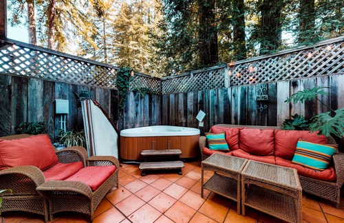 Guerneville Casa | Vineyard cottage with a hot tub, fireplace, washer/dryer & vineyard views