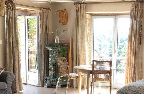 Mont-Saint-Jean Casa | Vineyard Garden Studio