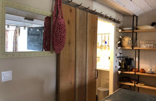 Mont-Saint-Jean Casa | Vineyard Garden Studio
