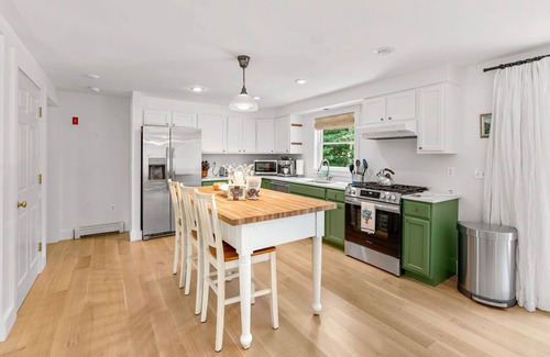 Tisbury Casa | Vineyard Haven House: Fire Pit, BeachNearby & Garden View