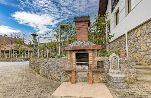 Crnomelj Casa | Vineyard Homestead Vrtin - Happy Rentals