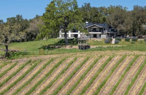Templeton Casa | Vineyard House at Oak & Vine