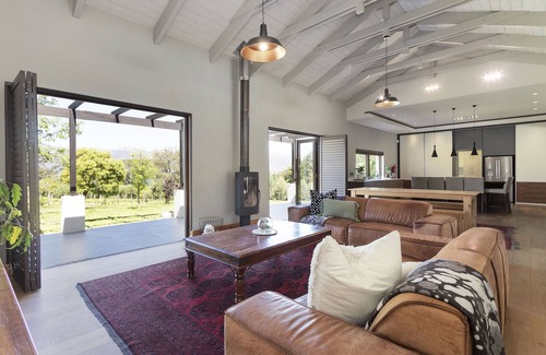 Helderberg Rural Casa | Vineyard Manor @ 13 Vines