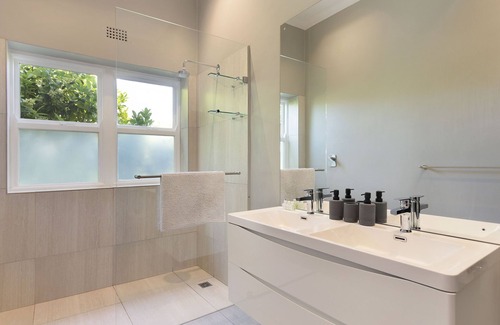 Helderberg Rural Casa | Vineyard Manor @ 13 Vines