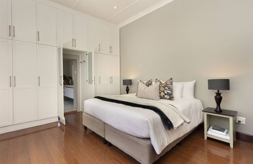 Helderberg Rural Casa | Vineyard Manor @ 13 Vines