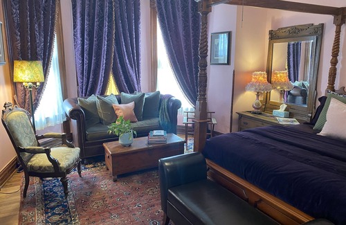 St. Joseph Casa | Vineyard Mansion & Carriage House Bed & Breakfast