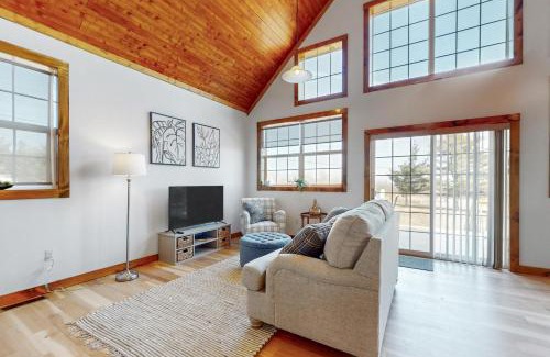 Town of Jerusalem Casa | Vineyard Sanctuary