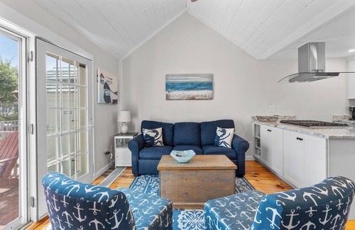 Mashpee Casa | Vineyard Sound Retreat Sleeps 6!