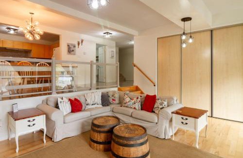 Prince Edward Casa | Vineyard Suite - Family Friendly in Picton PEC