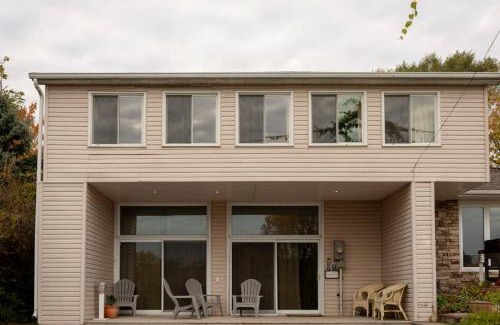 Prince Edward Casa | Vineyard Suite - Family Friendly in Picton PEC