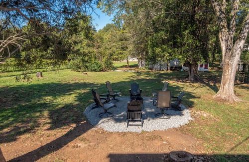 Statesville Casa | "Vineyard Villa" - Incredible Location & Amenities, Spiderman Themed Kids Room