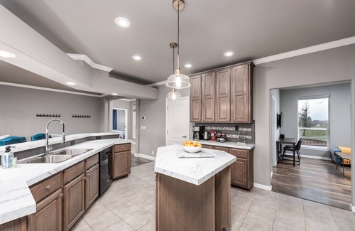 Victor Casa | Vineyard Vista Retreat | Close to Wineries, Lakes, & More! Sleeps 6, Hot Tub