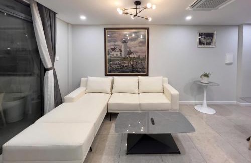 District 4 Apartamento | Vinh Hoi Apartment Free one way airport pick up from TSN Airport