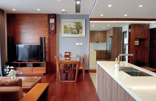 Trung Hoa Nhan Chinh Apartamento | Vinhomes D’Capitale | 3BR Residence Ideal for Families or Groups