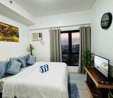 Phil-Am Apartamento | Vinia Infinity Studio 1 Near Malls with WiFi and Netflix