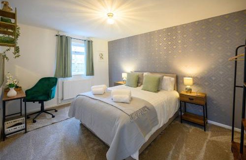 Gelligaer Casa | Vinmar Very Special Bungalow In Charming Area Of Wales By StayStaycations