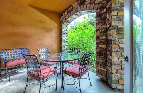 Napa Apartamento | Vino Bello Studio 2 Double beds sleeps 4/kitchenette/free shuttle to Bottle Rock