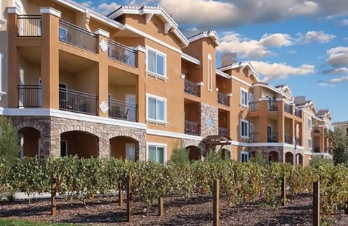 Napa Apartamento | Vino Bello Studio 2 Double beds sleeps 4/kitchenette/free shuttle to Bottle Rock